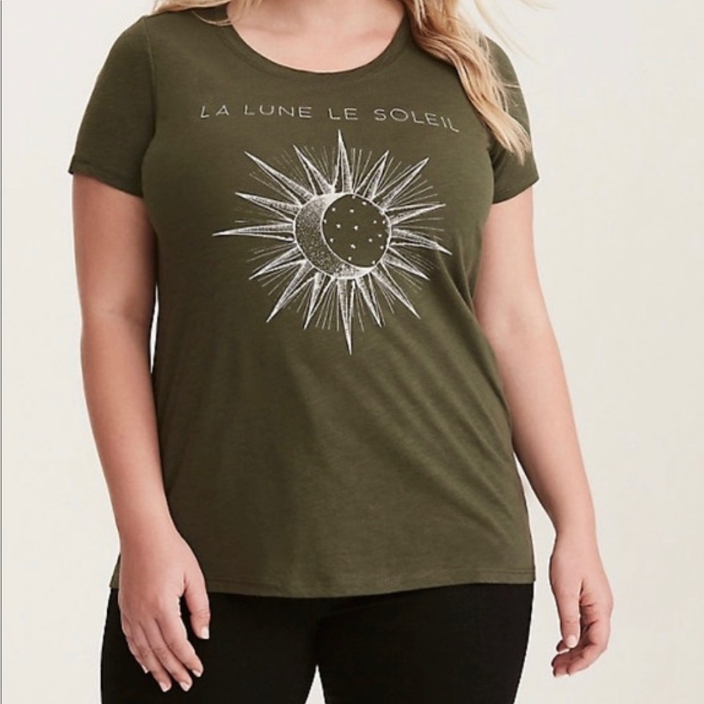 Torrid La Lune Le Soleil Tee Womens Sz 0